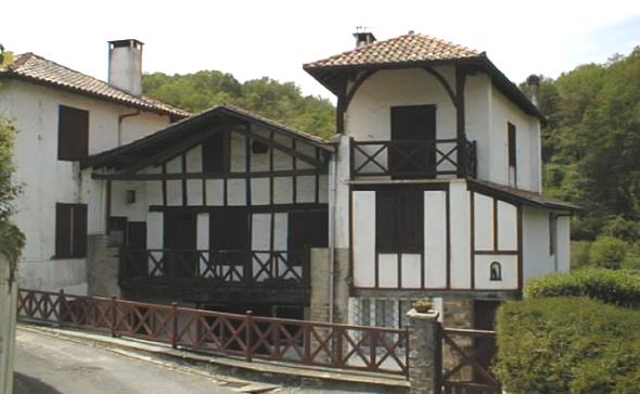 la_bastide_clairence3.jpg (33449 octets)