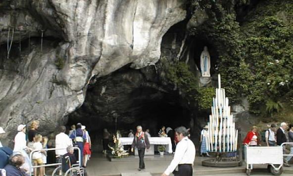 lourdes9.jpg (43021 octets)